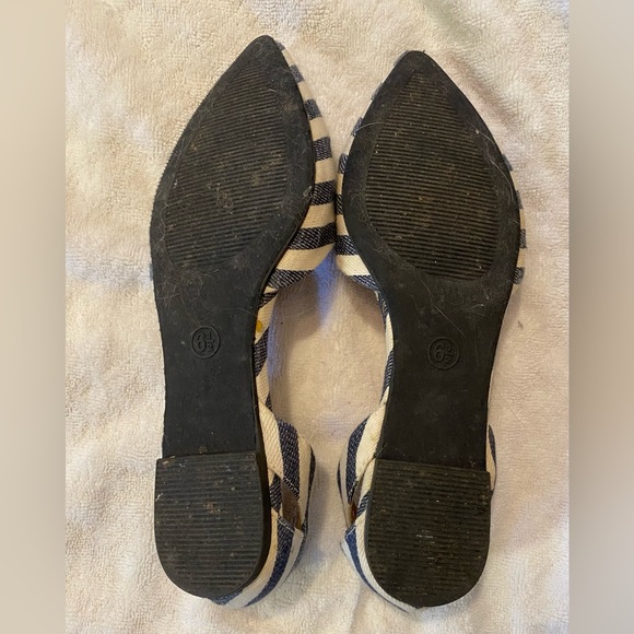 Merona Pointed Toe Flats - Picture 3 of 3